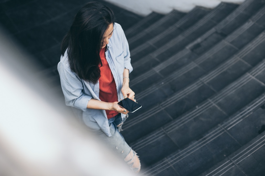 Woman_going_up_stairs