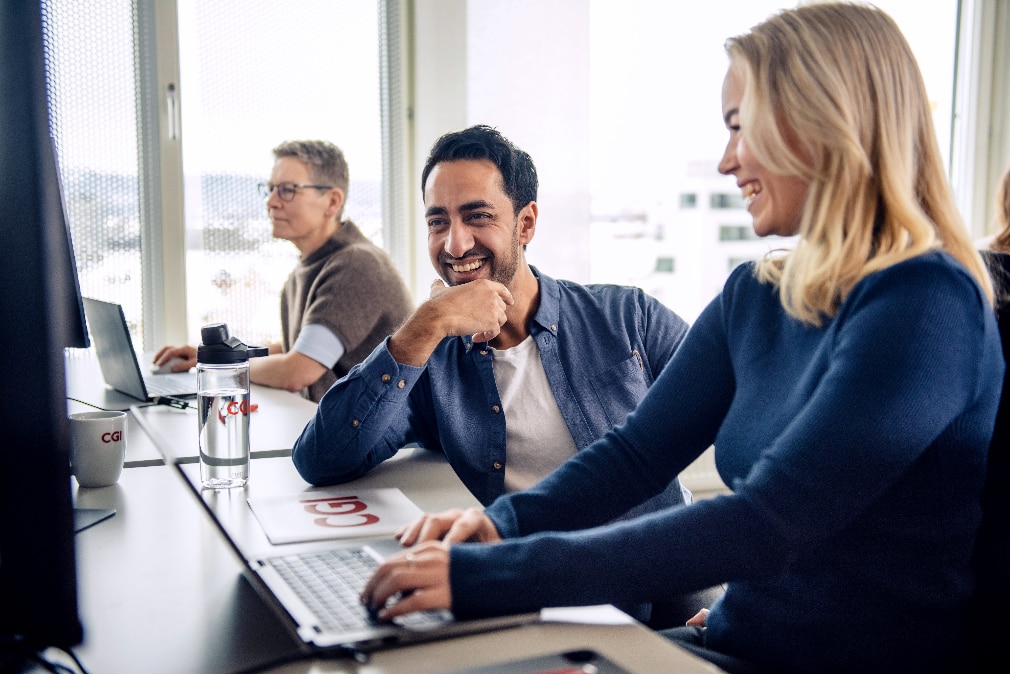 collaborateurs qui travaillent