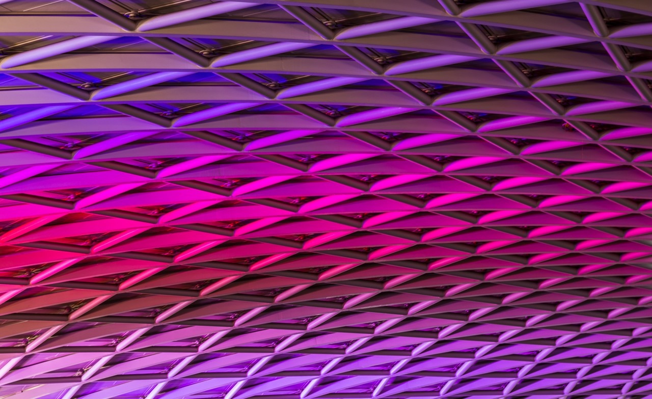 CGI Secure AI platform CGI Secure AI on korkeat tietoturvavaatimukset täyttävä alusta, joka mahdollistaa generatiivisen tekoälyn hyödyntämisen ilman datariskejä tai epäselviä vastuita.