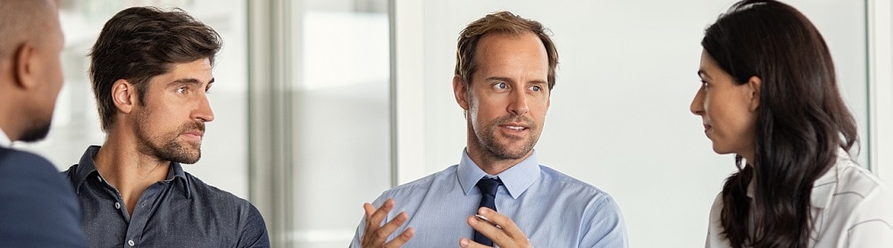 consultants-discussing-business_mobile Consultants discussing business