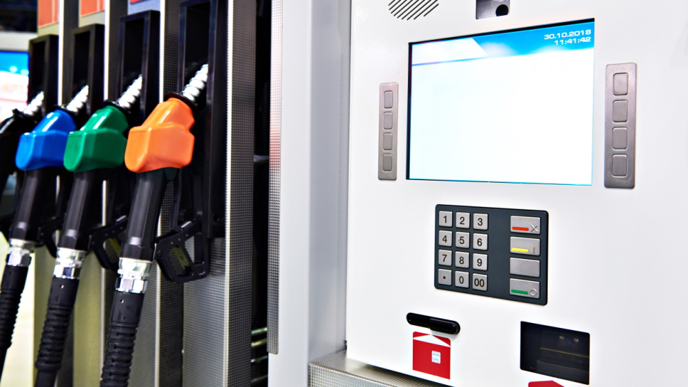 Bensinpumper og betalingsautomat
