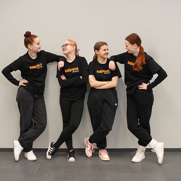 Salpaus_four students standing