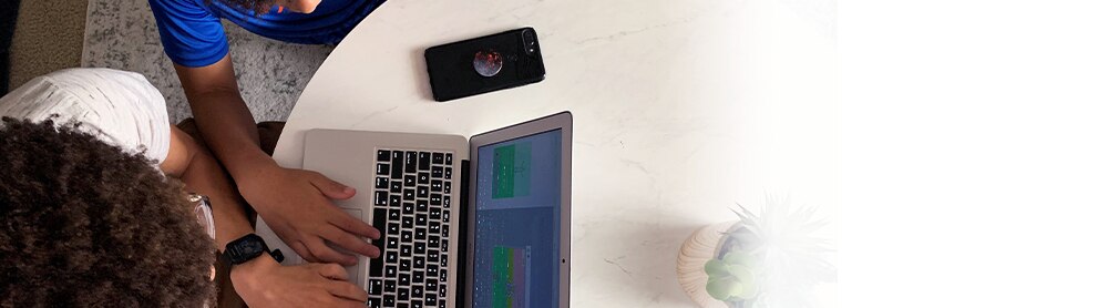 Le nouveau programme STIM@CGI à la maison offre des ressources à nos communautés à l’échelle mondiale pour soutenir l’apprentissage à la maison. 