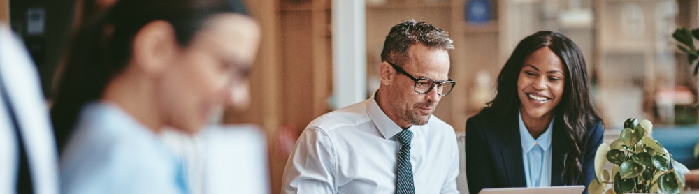 Des personnes en train de travailler