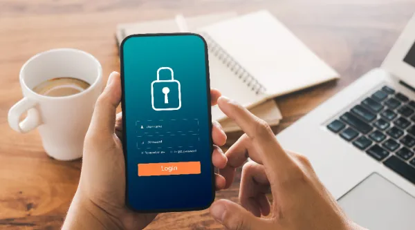 Kybertutkassa henkilöstö vs teknologia