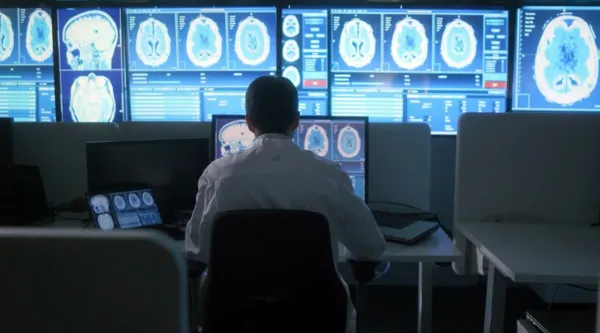 Tekoäly tunnistaa nyt aivoverenvuodot: AI Head Analysis uudistaa diagnostiikan ja hoidon…