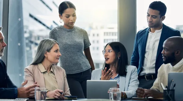 businesspeople-in-a-discussion