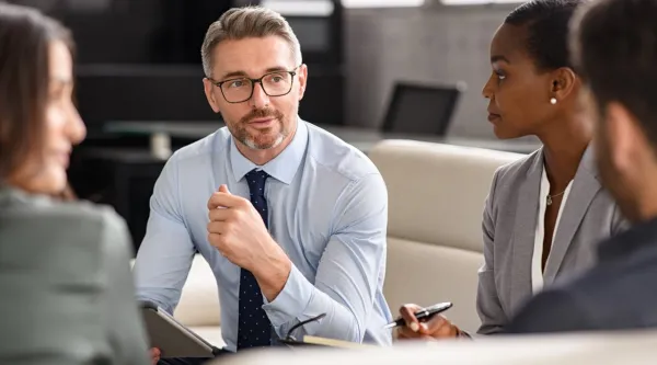 Consultants discussing Google Cloud