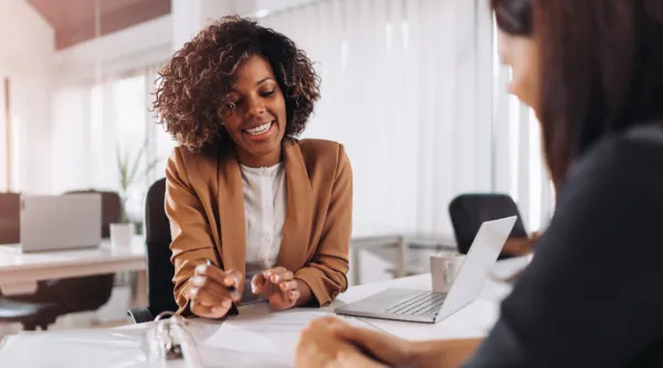 CGI Trade360 consultant talking to client