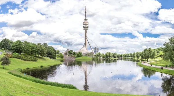 Panoramablick auf den Olympiapark, München
