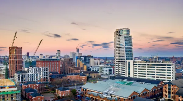 picture of Leeds city skyline