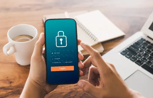 Kybertutkassa henkilöstö vs teknologia