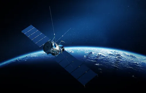 Un satellite dans l'espace qui fait une observation de la Terre