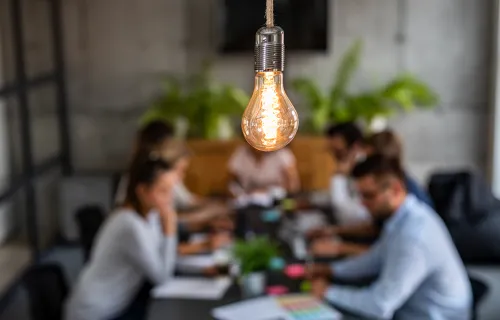 Des personnes en réunion