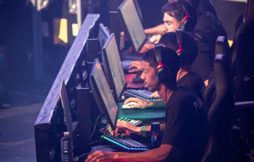  Lyon e-Sport : CGI joue collectif