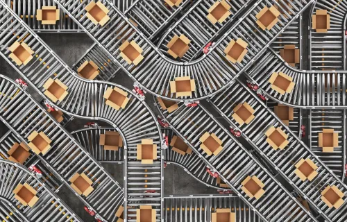 Conveyor belts with cardboard boxes