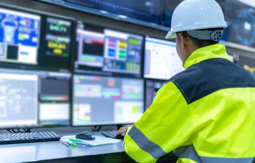 Leitstellenmonitoring im Energiesektor als Symbol für den MaBiS-Hub und zentrale…