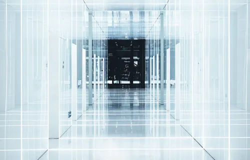 Vit korridor i datahall