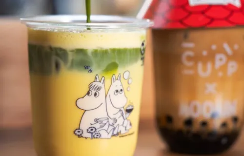 Matcha og bubble tea servert i Mummi-kopper hos CUPP x Moomin i Bergen