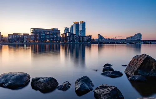 Tulevaisuuden Suomea rakentamassa