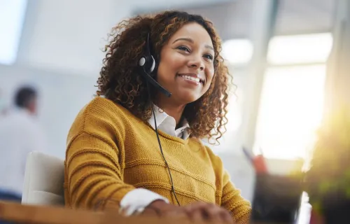 Mujer con unos auriculares