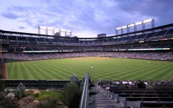 vue intérieure d'un stade de baseball depuis les sièges