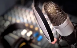 microphone dans la cabine de diffusion radio