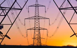 lignes électriques au coucher du soleil