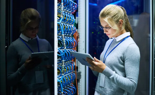 Young woman looking to tablet_171997163