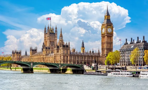 View across the River Thames toward the Houses of Parliament and Big Ben in London