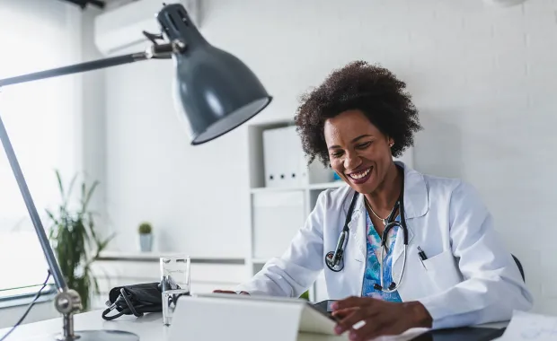 Cinq recommandations pour accélérer la connectivité des soins de santé
