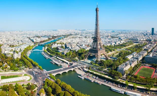 Vue aérienne de la Tour Eiffel, Paris, France - Enlit Europe 2023