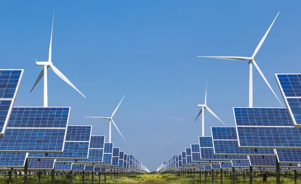 panneaux solaires et éoliennes : des ressources énergétiques distribuées pour une gestion et une décarbonation efficaces