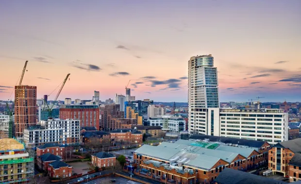 picture of Leeds city skyline