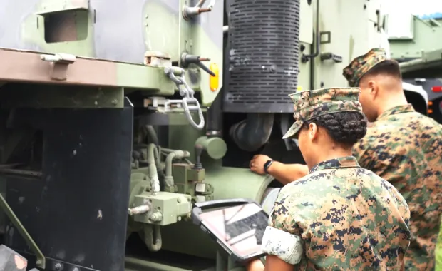 Marine uses MCPIC systems on tablet