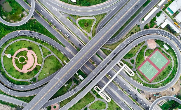moderne veiinfrastruktur viadukt fugleperspektiv