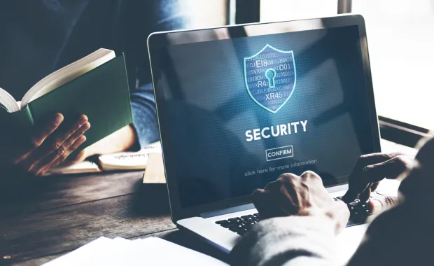 Een hacker zal uw organisatie aanvallen, dus heroverweeg de aard van uw beveiliging!