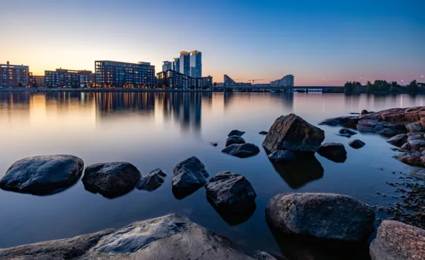 Tervetuloa mukaan webinaarisarjaan, jossa käsitellään uusien teknologioiden vaikutuksia ja mahdollisuuksia Suomen tulevaisuudelle.