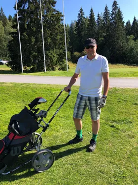 CGI Suomen Antti Jokinen golf-kentällä