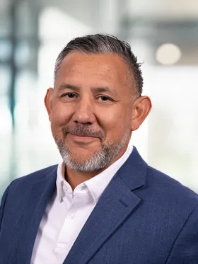 Erik Amezcua headshot