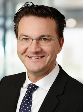  Gustav Brüninghaus, CGI