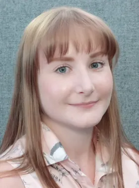 Charlotte Henrikson Headshot