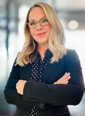 headshot of Tara Stewart 