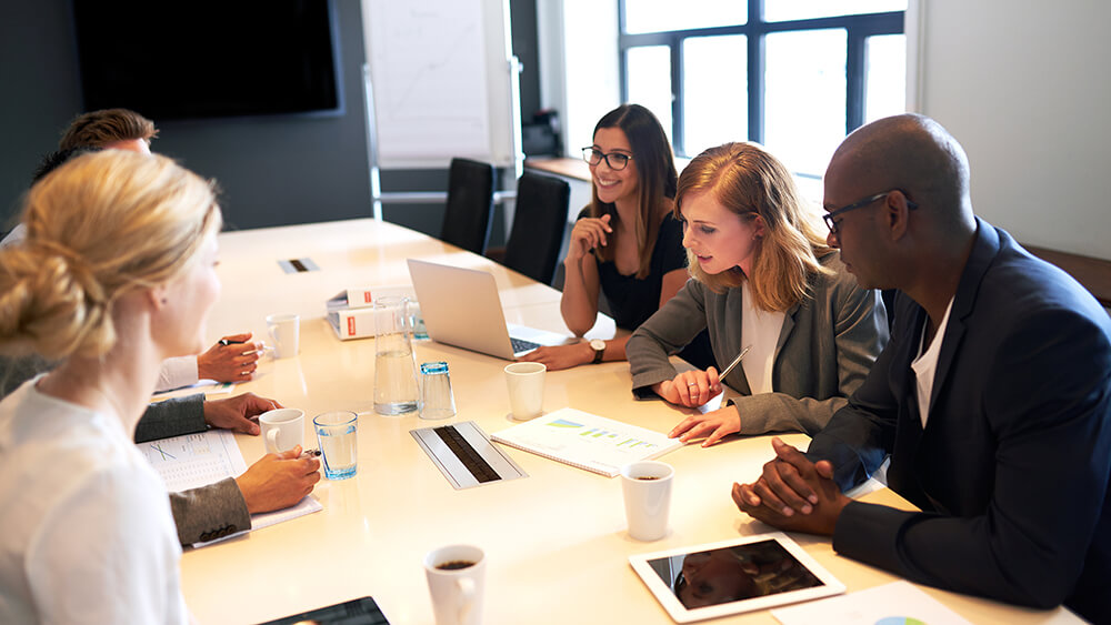 Consultants e una reunión de trabajo