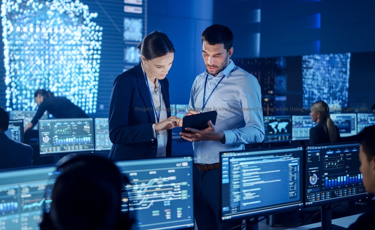 Experten koordinieren in einem Lagezentrum digitale Systeme zur Stärkung von Resilienz und Interoperabilität im Sicherheitsökosystem. Experten koordinieren in einem Lagezentrum digitale Systeme zur Stärkung von Resilienz und Interoperabilität im Sicherheitsökosystem.