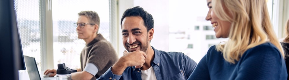 Associés CGI qui travaillent ensemble Associés CGI qui travaillent ensemble