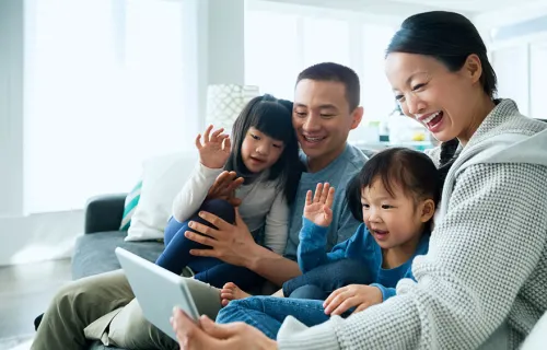 Communications client global insights