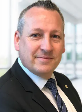 Ainsley Ward professional photo